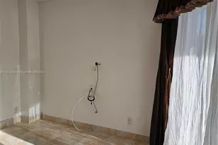 20400 W Country Club Dr, Aventura, FL 33180 - Photo 3