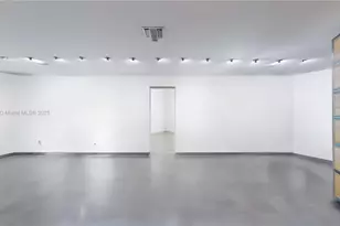 2101 Tigertail Ave, Miami, FL 33133 - Photo 23