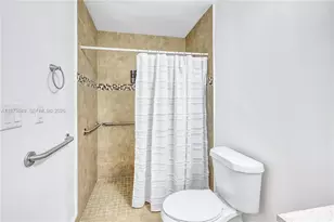 3211 Calle Largo Dr, Hollywood, FL 33021 - Photo 19