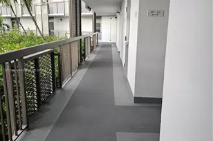 20400 W Country Club Dr, Aventura, FL 33180 - Photo 25