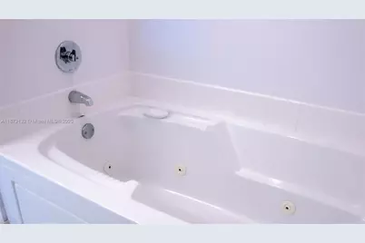 18100 N Bay Rd #905, Sunny Isles Beach, FL 33160 - Photo 7