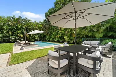 5 NW 107th St, Miami Shores, FL 33168 - Photo 3