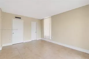 9682 Fontainebleau Blvd, Miami, FL 33172 - Photo 7