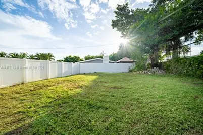 365 NW 198th St, Miami Gardens, FL 33169 - Photo 7