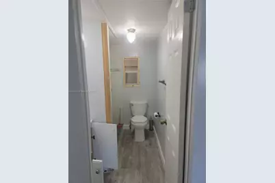 21610 NW 7th Ct, Pembroke Pines, FL 33029 - Photo 9