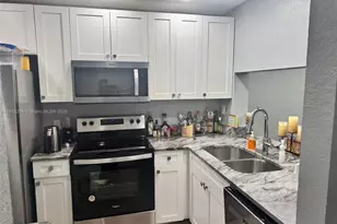 10332 Sunrise Lakes Blvd, Sunrise, FL 33322 - Photo 5