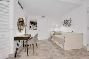 31 SE 6th St, Miami, FL 33131 - Photo 7