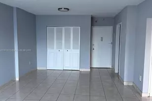 400 Kings Point Dr, Sunny Isles Beach, FL 33160 - Photo 5