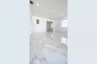 1013 NW 1st Ave, Hallandale Beach, FL 33009 - Photo 11