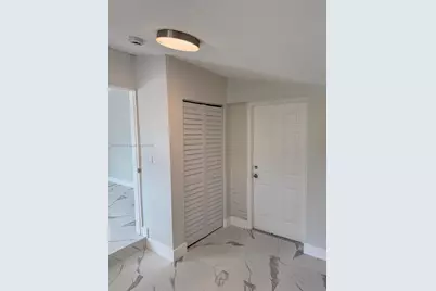 1050 NW 25th Way, Fort Lauderdale, FL 33311 - Photo 13