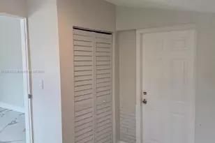 1050 NW 25th Way, Fort Lauderdale, FL 33311 - Photo 13