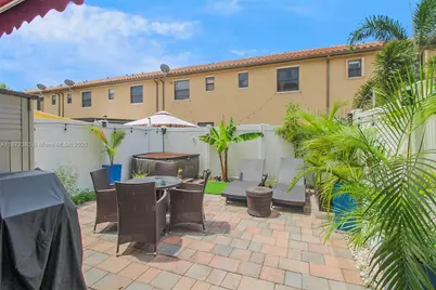 8936 W 35th Ln, Hialeah, FL 33018 - Photo 17