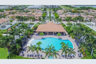 8936 W 35th Ln, Hialeah, FL 33018 - Photo 21