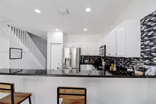 8936 W 35th Ln, Hialeah, FL 33018 - Photo 7