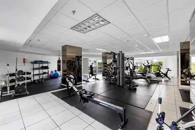 2401 Collins Ave #404, Miami Beach, FL 33140 - Photo 13