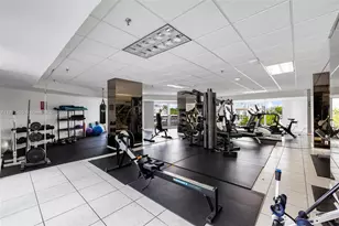 2401 Collins Ave, Miami Beach, FL 33140 - Photo 13