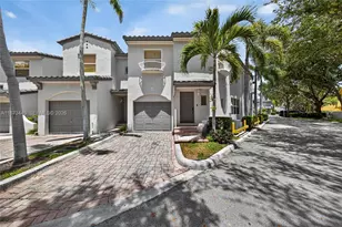 1900 Oceanwalk Ln, Lauderdale by the Sea, FL 33062 - Photo 3