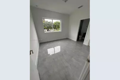 723 NW 19th Ave #B, Fort Lauderdale, FL 33311 - Photo 9