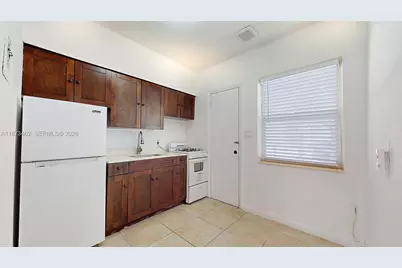 2499 SW 27th St #7, Miami, FL 33133 - Photo 7