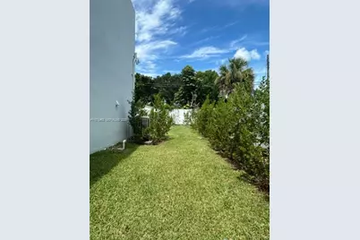 723 NW 19th Ave #A, Fort Lauderdale, FL 33311 - Photo 15