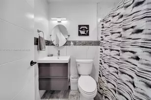 521 W Evanston Cir, Fort Lauderdale, FL 33312 - Photo 7