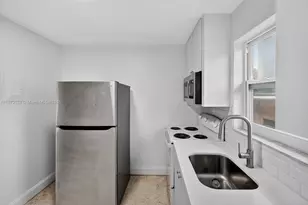 458 SW 9th St, Miami, FL 33130 - Photo 3