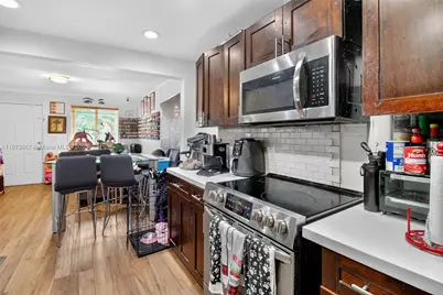 2551 NW 13th St #10, Miami, FL 33125 - Photo 7