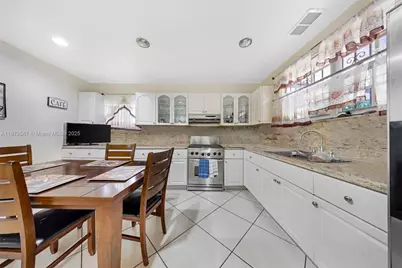 287 NW 31st St, Miami, FL 33127 - Photo 23