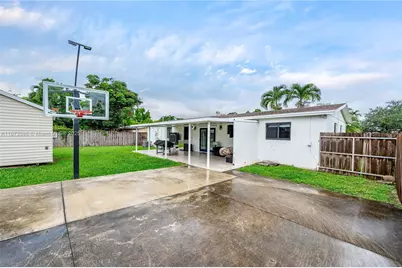 10040 SW 212th St, Cutler Bay, FL 33189 - Photo 7