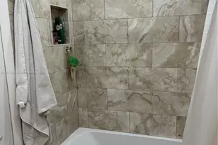 3475 N Country Club Dr, Aventura, FL 33180 - Photo 27