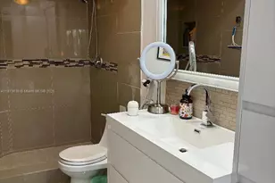 3475 N Country Club Dr, Aventura, FL 33180 - Photo 23