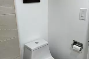 3475 N Country Club Dr, Aventura, FL 33180 - Photo 21