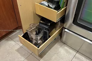 3475 N Country Club Dr, Aventura, FL 33180 - Photo 7