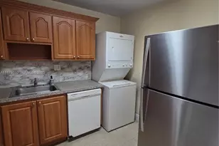 5231 Geneva Way, Doral, FL 33166 - Photo 9