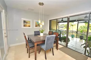 15915 Kingsmoor Way, Miami Lakes, FL 33014 - Photo 5