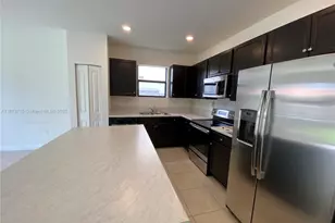 2424 SE 3rd St, Homestead, FL 33033 - Photo 5