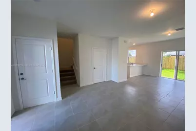 2609 SE 11th St, Homestead, FL 33035 - Photo 3