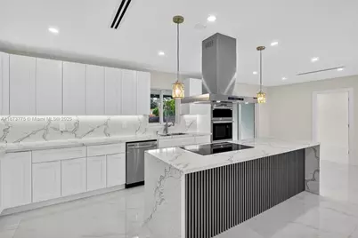 1011 NW 89th St, Miami, FL 33150 - Photo 13