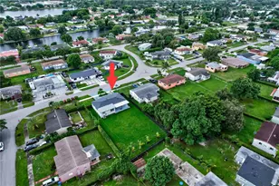 1011 NW 89th St, Miami, FL 33150 - Photo 49