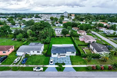 1011 NW 89th St, Miami, FL 33150 - Photo 45