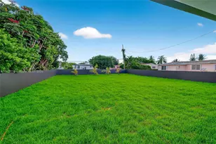 1011 NW 89th St, Miami, FL 33150 - Photo 41