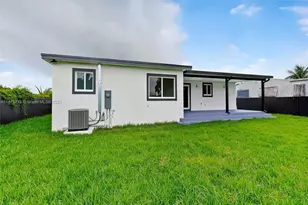 1011 NW 89th St, Miami, FL 33150 - Photo 43