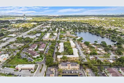 300 Berkley Rd #107, Hollywood, FL 33024 - Photo 43