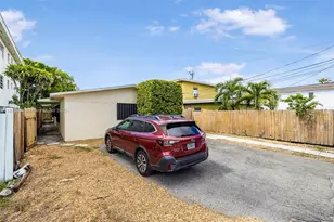 2033 Dewey St, Hollywood, FL 33020 - Photo 19