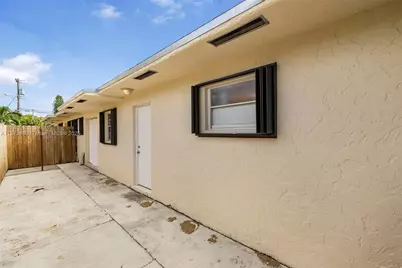 2033 Dewey St, Hollywood, FL 33020 - Photo 13