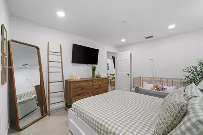 2170 NW 84th St, Miami, FL 33147 - Photo 11