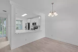 136 SW 169th Ave, Pembroke Pines, FL 33027 - Photo 5