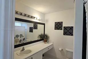 126 Hidden Ct Rd, Hollywood, FL 33023 - Photo 9