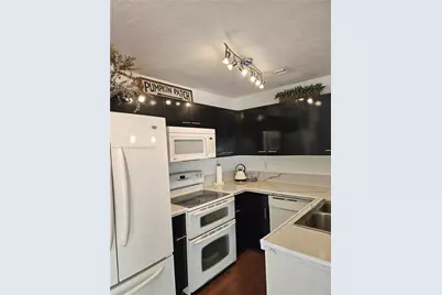 126 Hidden Ct Rd #27-D, Hollywood, FL 33023 - Photo 7