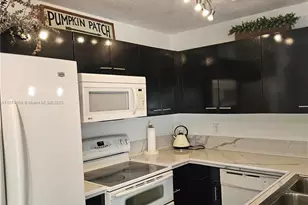 126 Hidden Ct Rd, Hollywood, FL 33023 - Photo 7